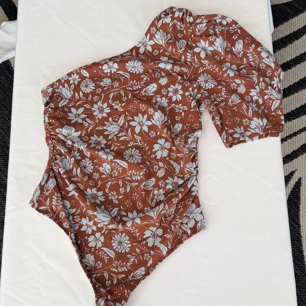 Free People Somethin Bout You One Shoulder Floral Bodysuit Java Puff Sleeve M
